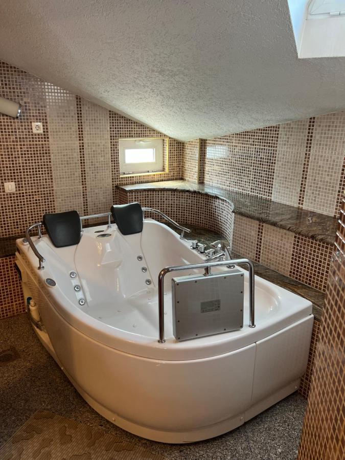 ביילו פוליה Hotel Royal מראה חיצוני תמונה