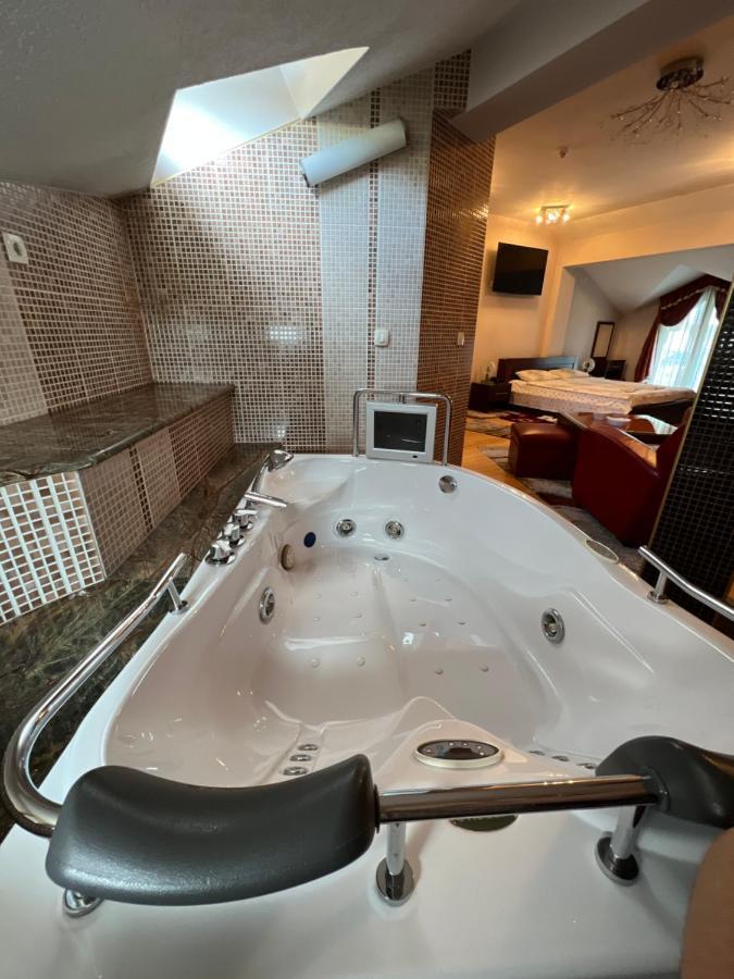 ביילו פוליה Hotel Royal מראה חיצוני תמונה